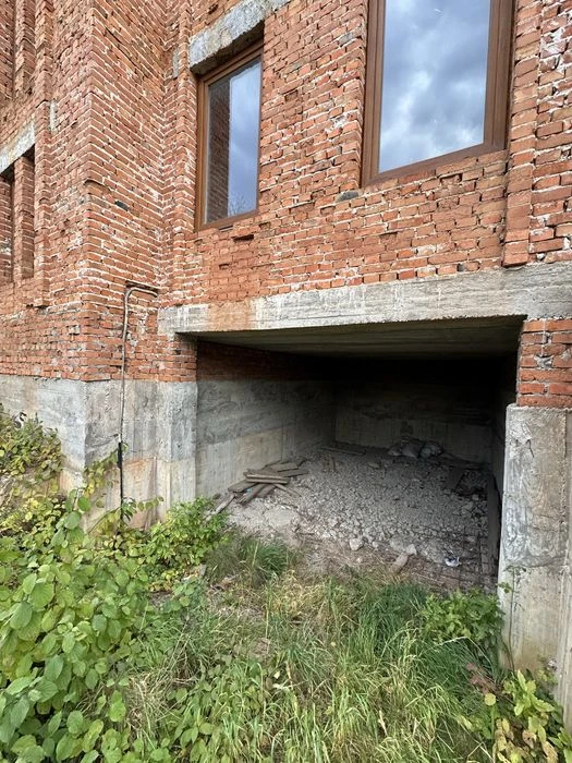 Продам будинок в місті 275м2, 6 сот, є всі комунікації міськ