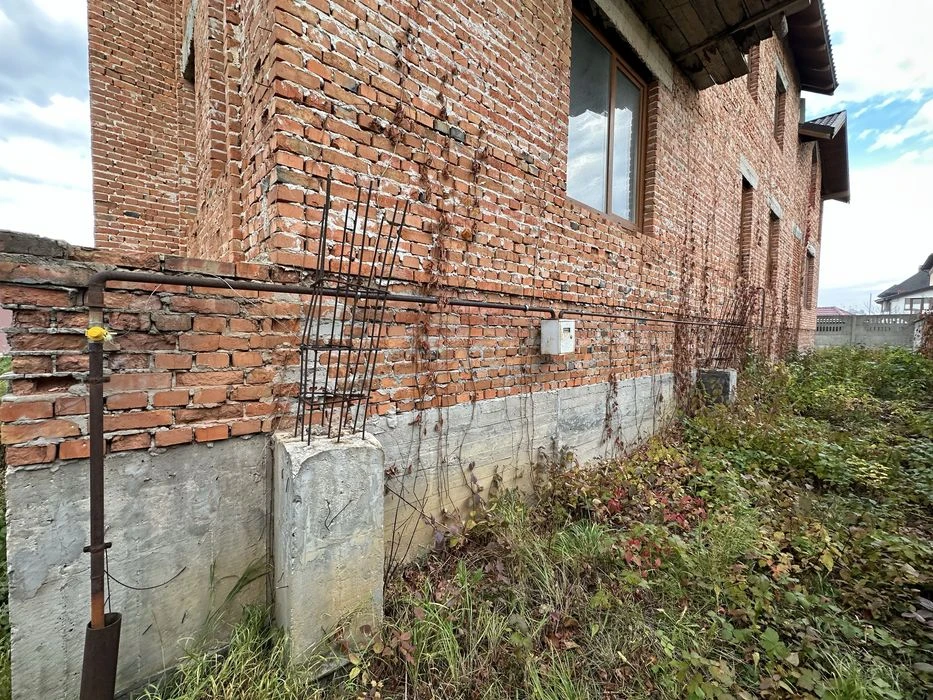 Продам будинок в місті 275м2, 6 сот, є всі комунікації міськ