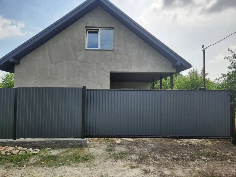 Продається дачний будинок.Хриплин