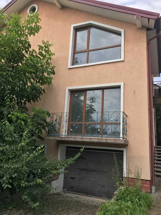 Продаж будинку в центрі  міста