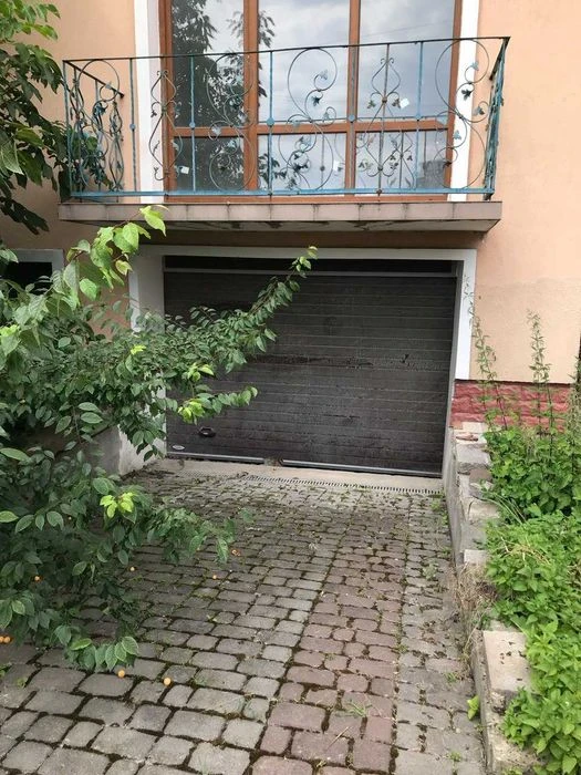 Продаж будинку в центрі  міста