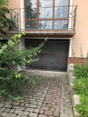 Продаж будинку в центрі  міста