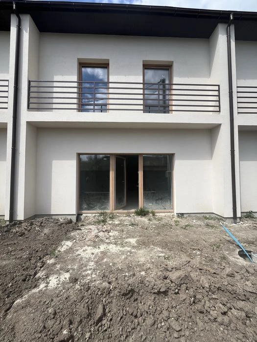 Продається таунхаус з гаражем 137 м2  біля Велмарту