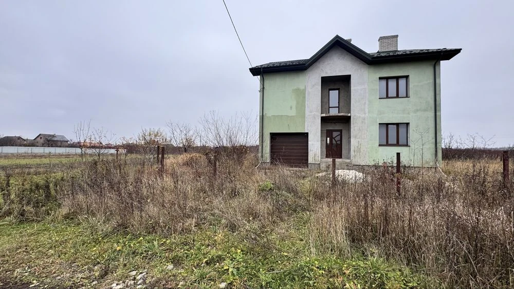 Продаж будинку в чудовій локації, окремі 5 спалень велика ку
