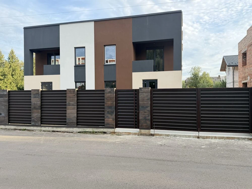 Продаж :будинків ,котеджів  (дуплекси)
