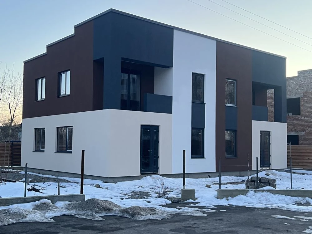 Продаж :будинків ,котеджів  (дуплекси)