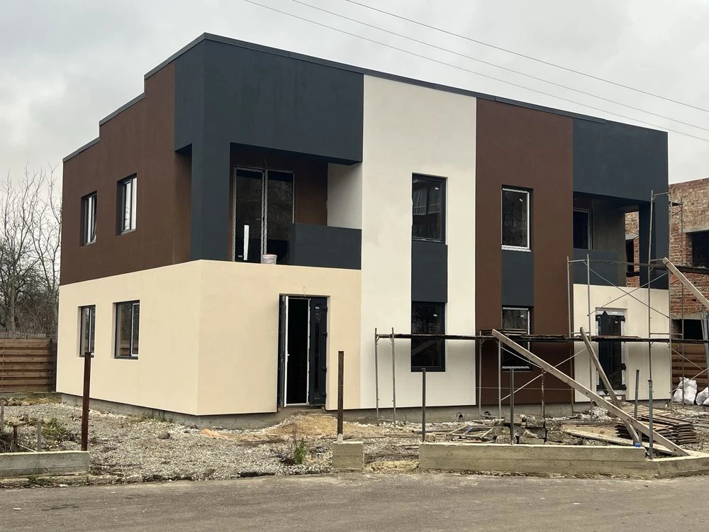Продаж :будинків ,котеджів  (дуплекси)