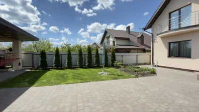Продаж будинку в зручній локації