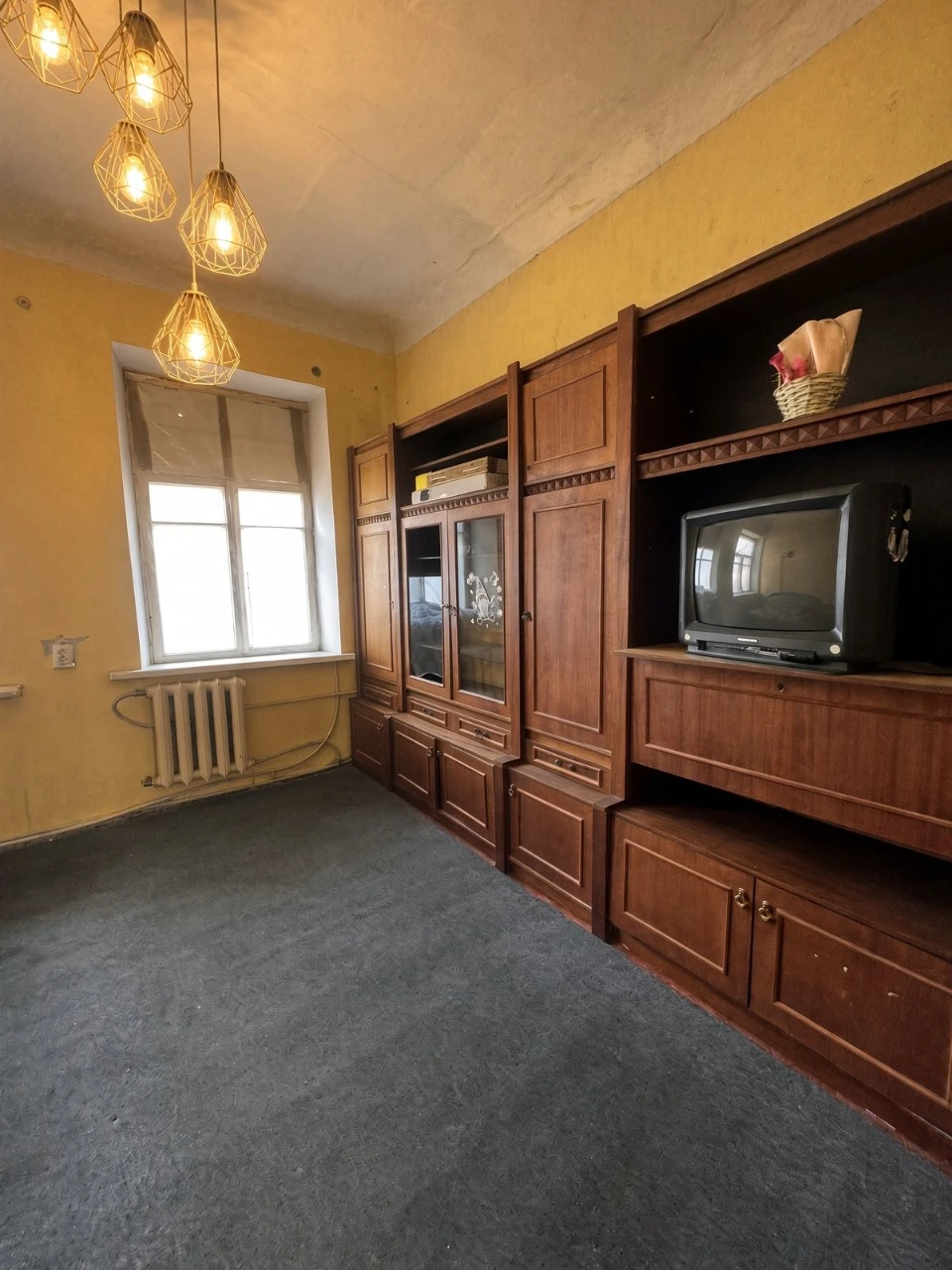 Продам 3 комнатную центр. Продам квартиру в Центре.  Продам