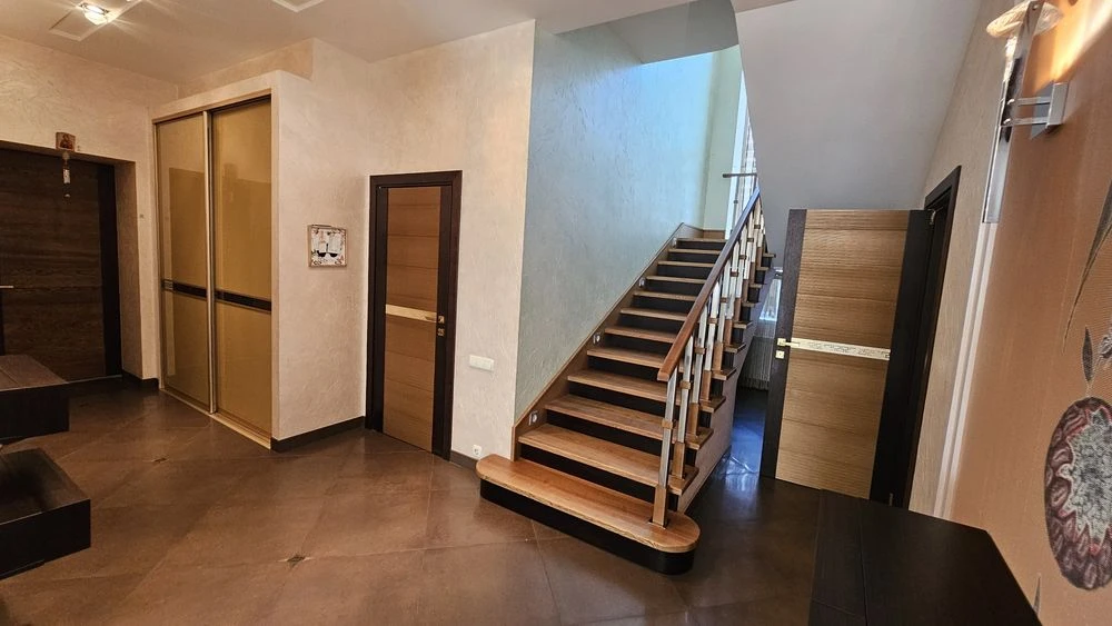 Продам  будинок  район Лелеківка