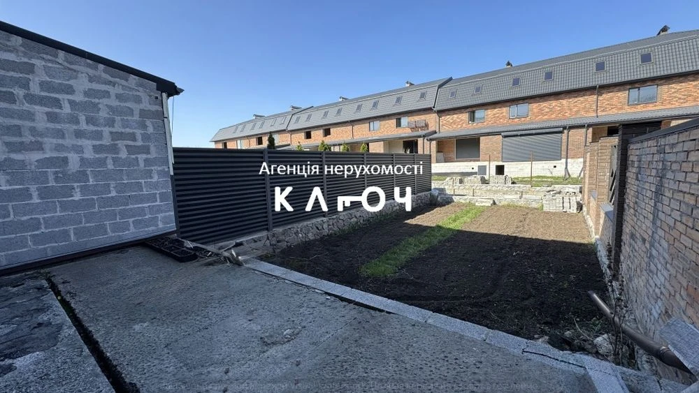 Продаж таунхаусу парк перемоги перша лінія