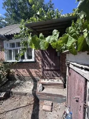 Будиночок з ділянкою  під будівництво