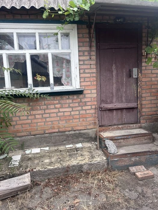 Будиночок з ділянкою  під будівництво