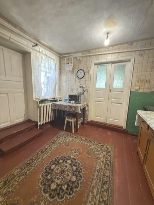 Продаж будинку на дві половини, Нова Балашівка