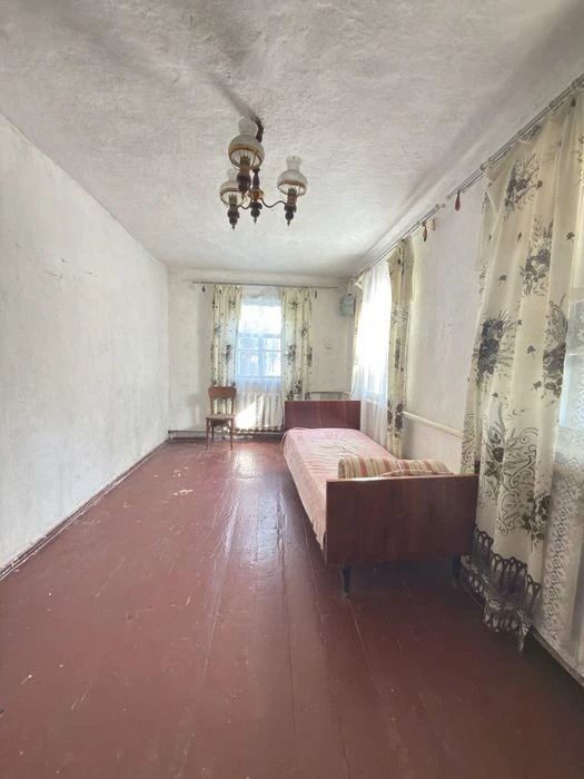 Продаж будинку на дві половини, Нова Балашівка