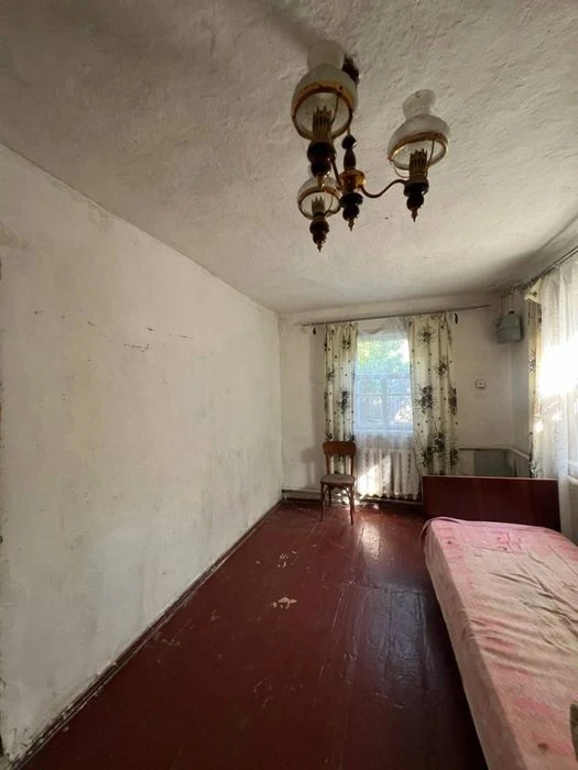 Продаж будинку на дві половини, Нова Балашівка