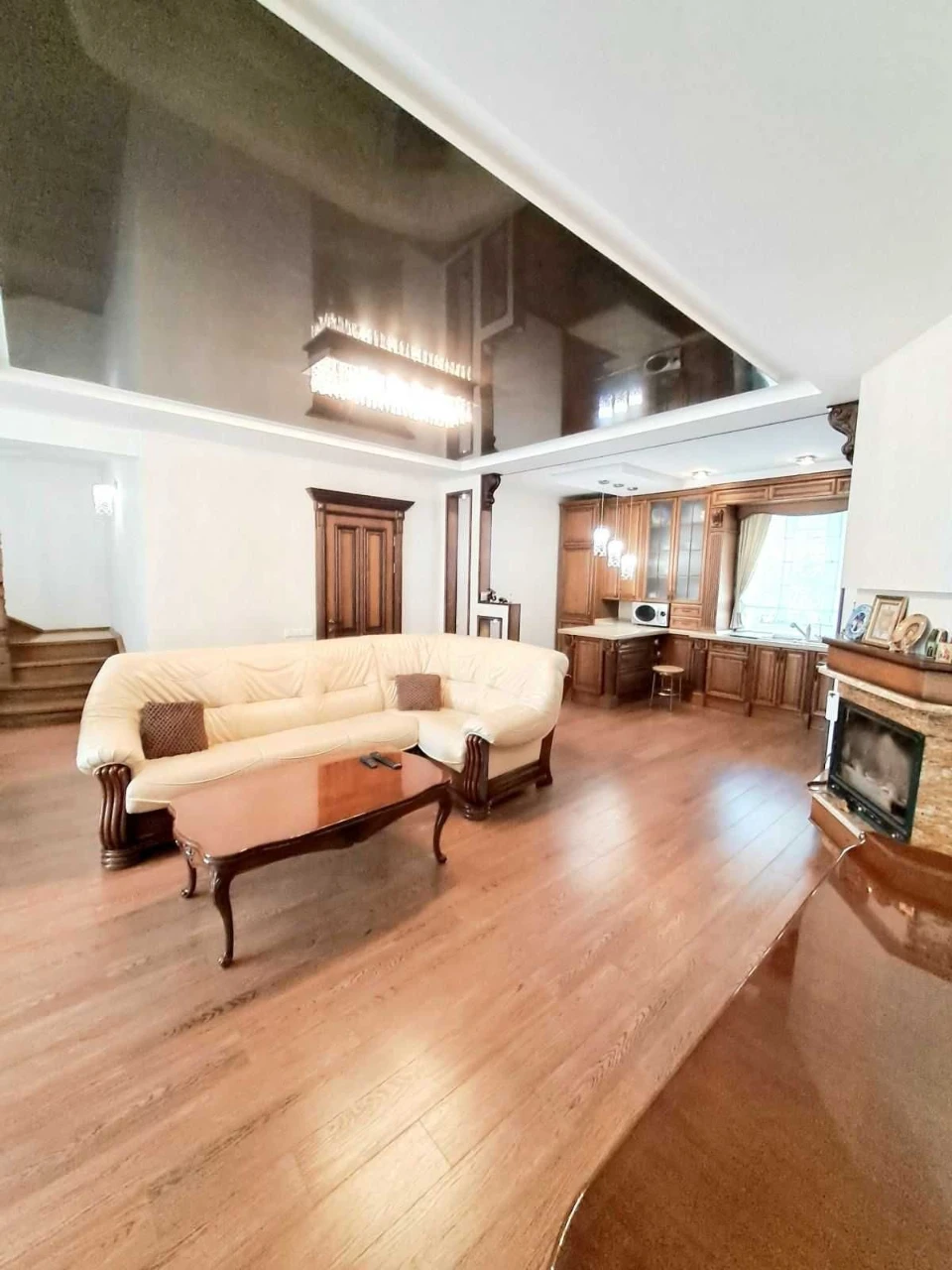 Продам неймовірний "LUXURY" маєток наповнений домашнім тепло