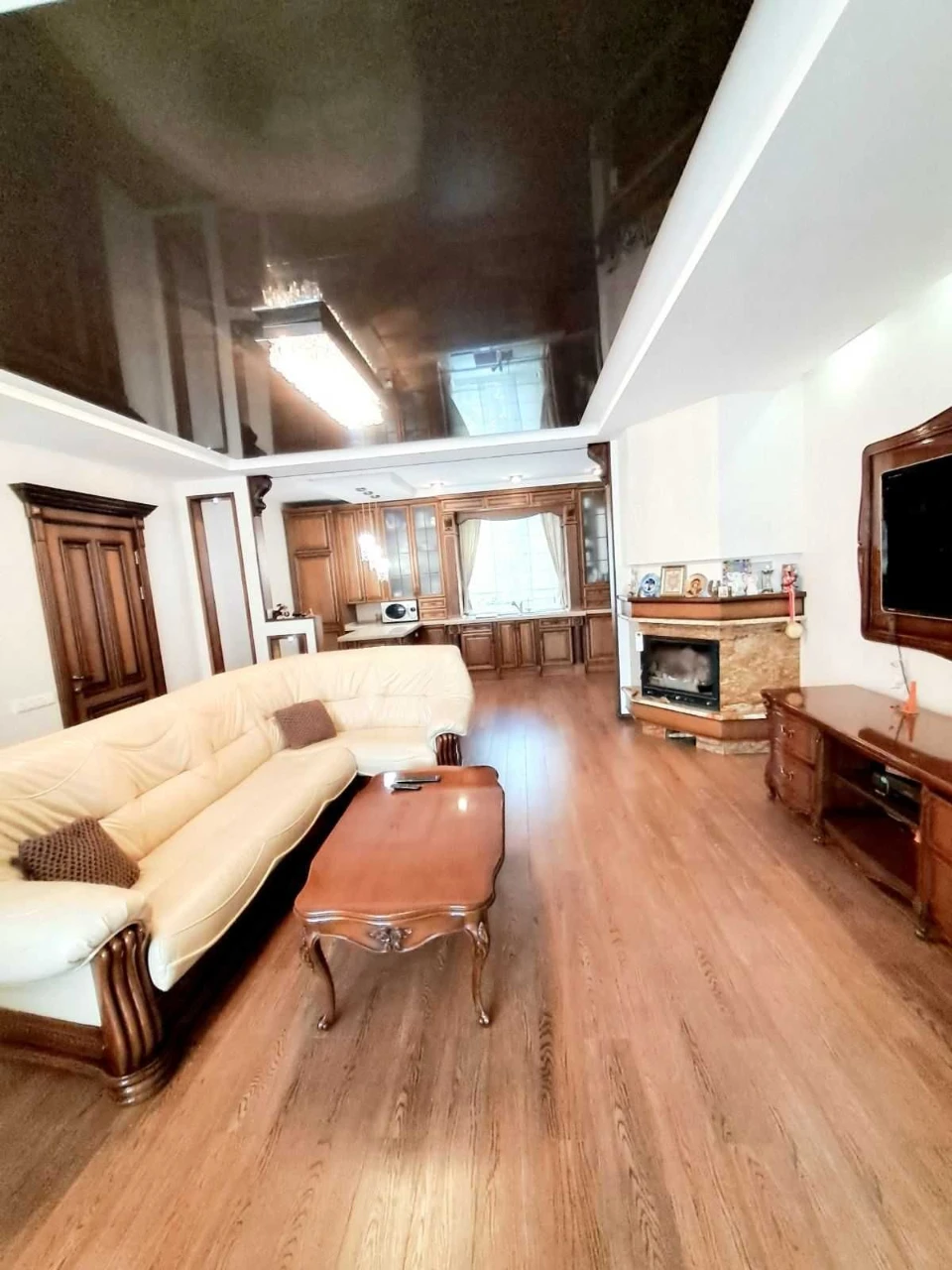 Продам неймовірний "LUXURY" маєток наповнений домашнім тепло