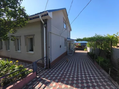 продам будинок район 3 поліклініки