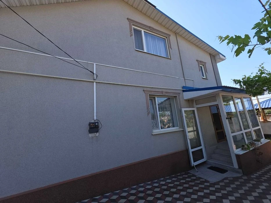 продам будинок район 3 поліклініки
