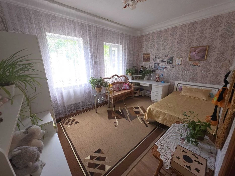 продам будинок район 3 поліклініки