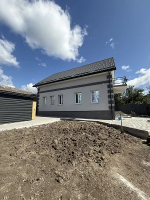 Продам сучасний будинок з ремонтом в районі Балашівки !