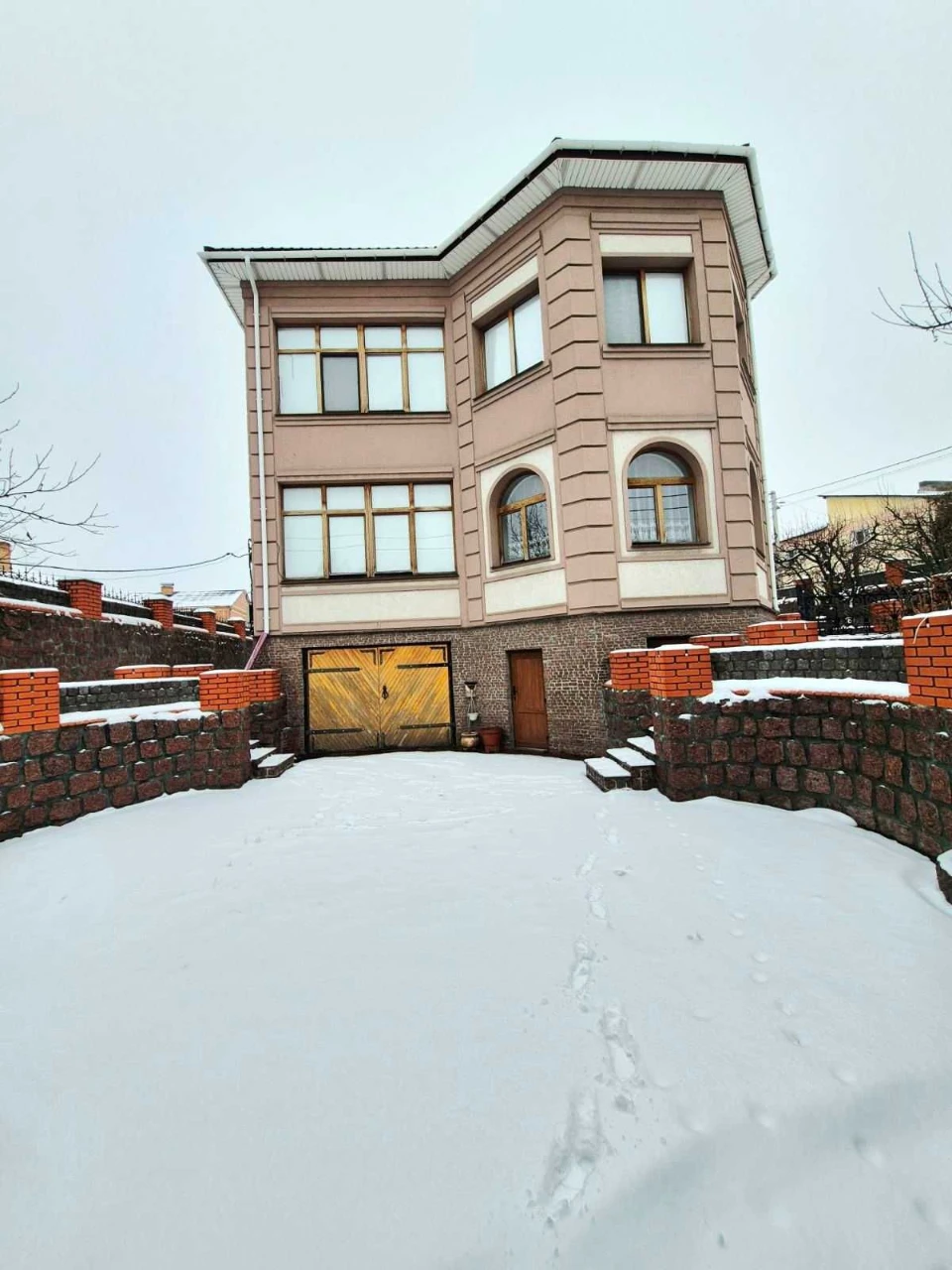 Продам елітний будинок + двоповерхова лазня в подарунок. ТОР