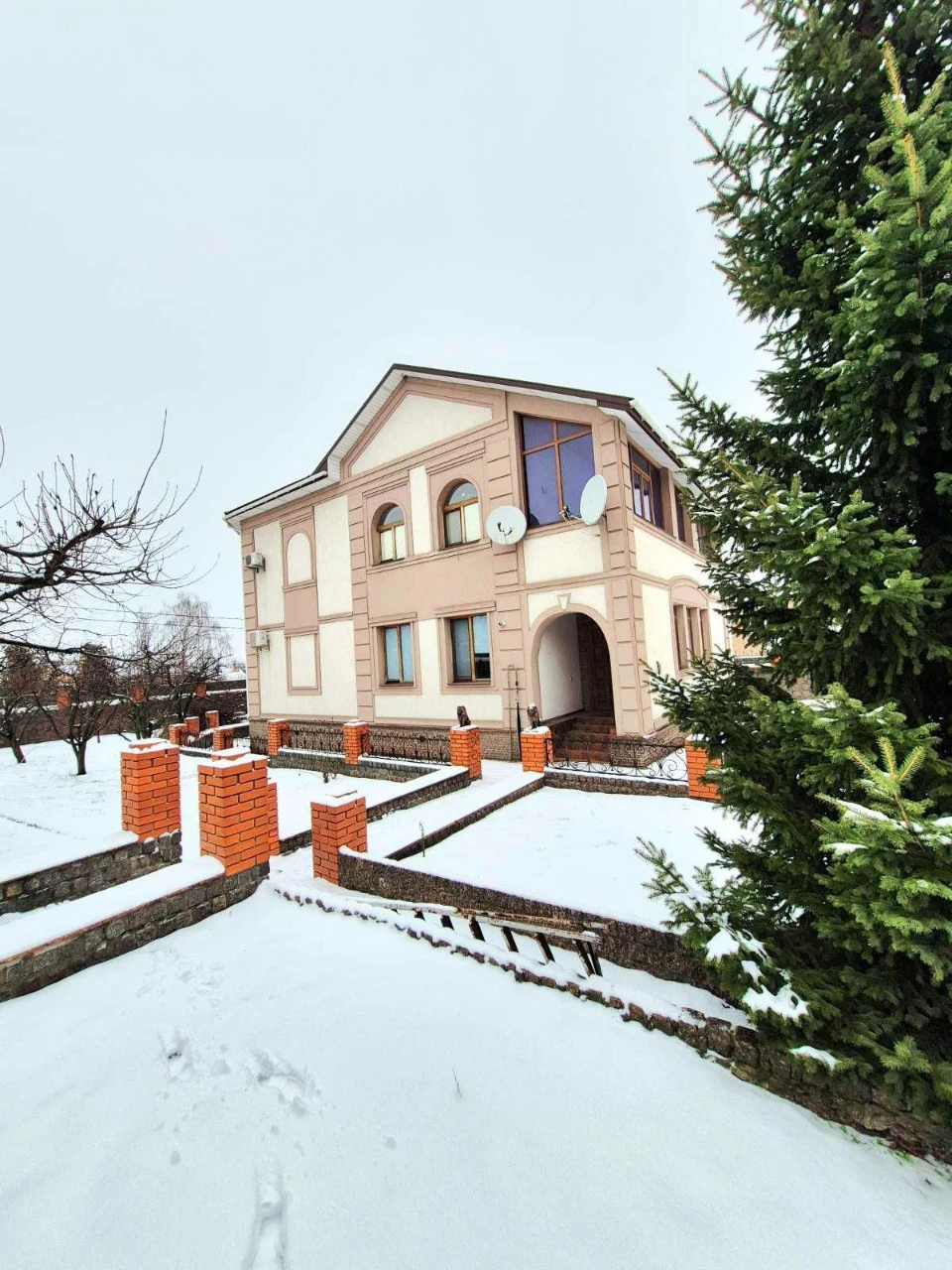Продам елітний будинок + двоповерхова лазня в подарунок. ТОР