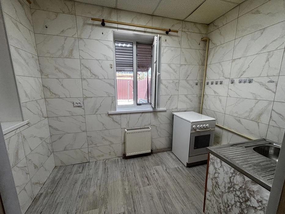 Продається добротні пів будинку окремий двір 82 м2,  Олексії