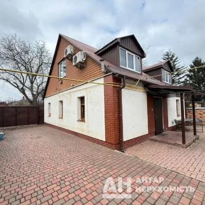 Продається  двоповерховий будинок, р-н Олексіївка (Критий Ри