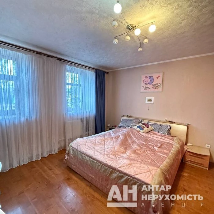 Продається  двоповерховий будинок, р-н Олексіївка (Критий Ри