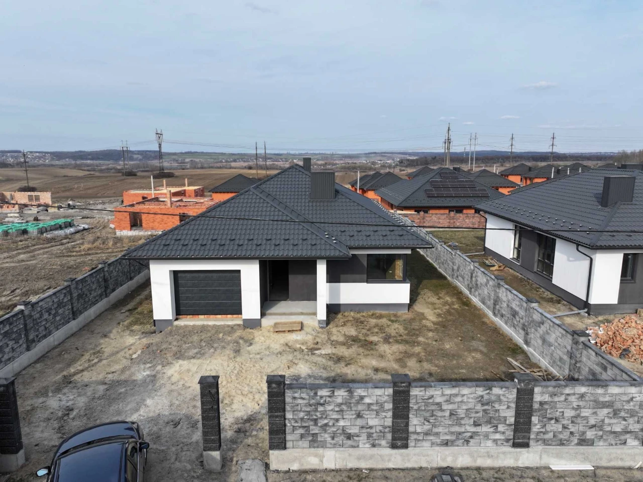 Продам американку 130м² з гаражем. Ділянка 7сот. Газ. Паркан