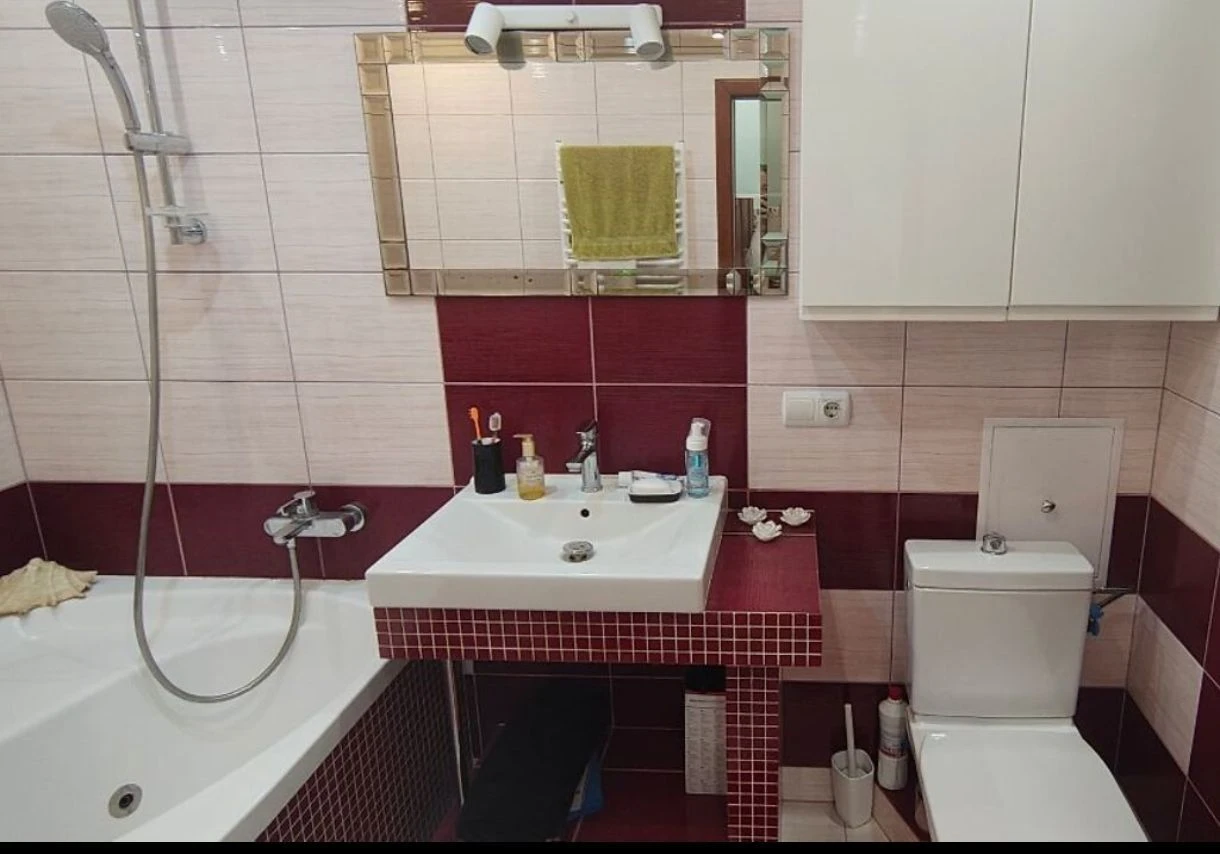 Двокімнатна квартира на Дружбі