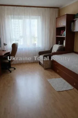 ТРОЕЩИНА! Велика 3 кімнатна квартира 102м2 з ремонтом! Вулиц