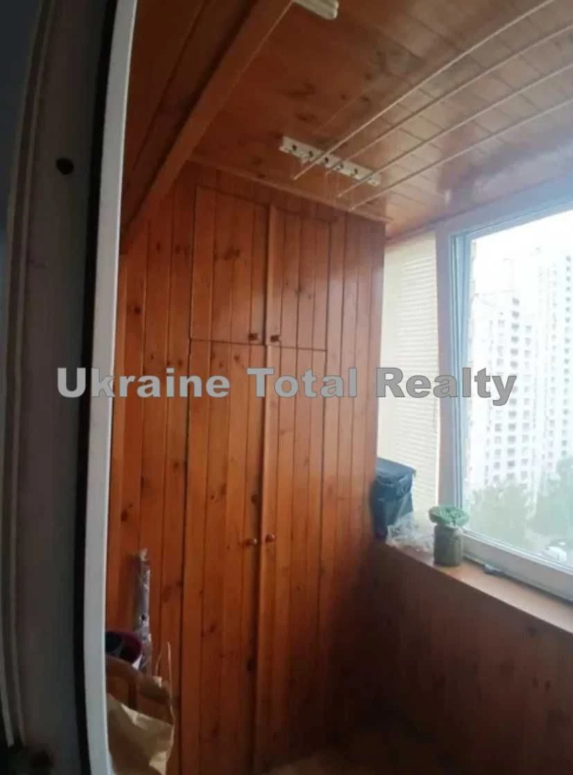 ТРОЕЩИНА! Велика 3 кімнатна квартира 102м2 з ремонтом! Вулиц
