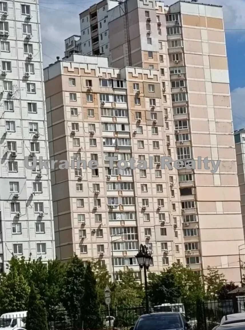 ТРОЕЩИНА! Велика 3 кімнатна квартира 102м2 з ремонтом! Вулиц