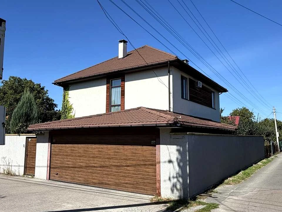 Будинок. Київ, Берковецька вул.