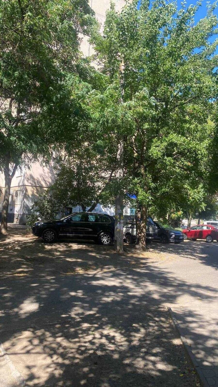 2-кімнатна квартира з лоджією площею 9 кв. м та нестандартни