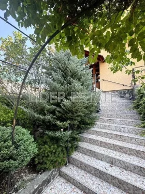 Продам 5-кімн. будинок 307 м² на 6.5 сот. в Ужгороді – комфо