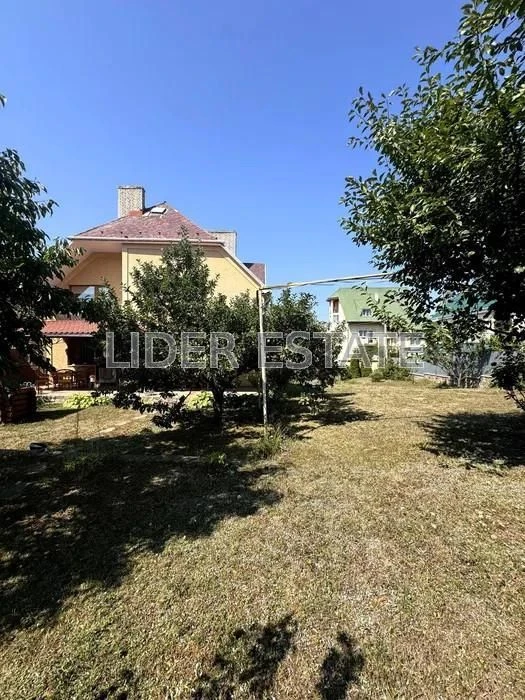 Продам 5-кімн. будинок 307 м² на 6.5 сот. в Ужгороді – комфо