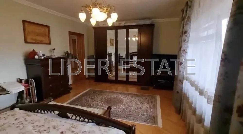 Продам 5-кімн. будинок 307 м² на 6.5 сот. в Ужгороді – комфо