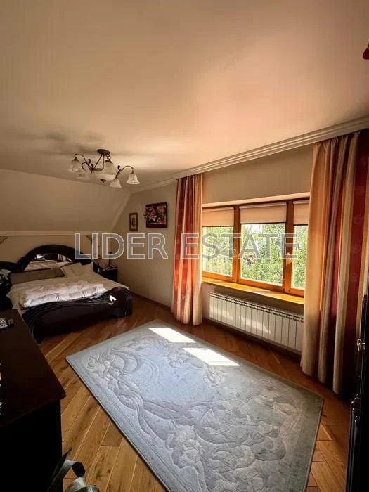 Продам 5-кімн. будинок 307 м² на 6.5 сот. в Ужгороді – комфо