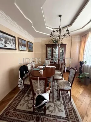 Продам 5-кімн. будинок 307 м² на 6.5 сот. в Ужгороді – комфо