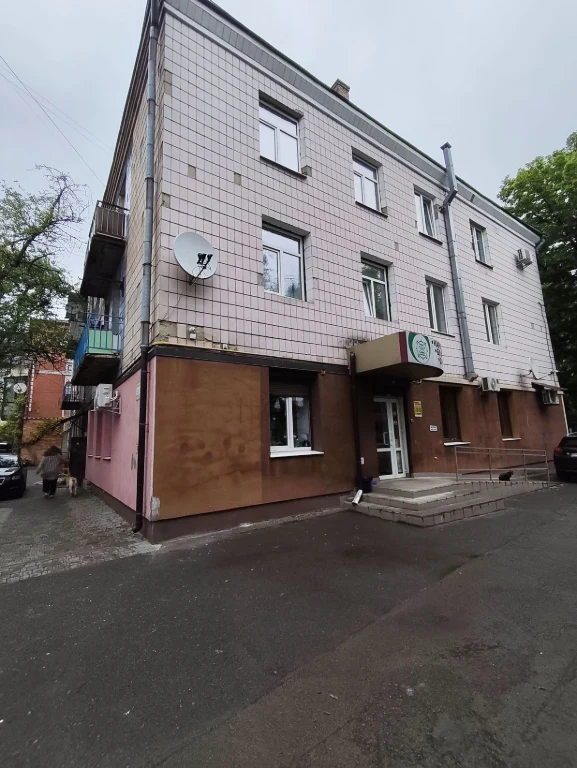 Продам 3к квартиру на Симона Петлюри. Автономне опалення.Пок