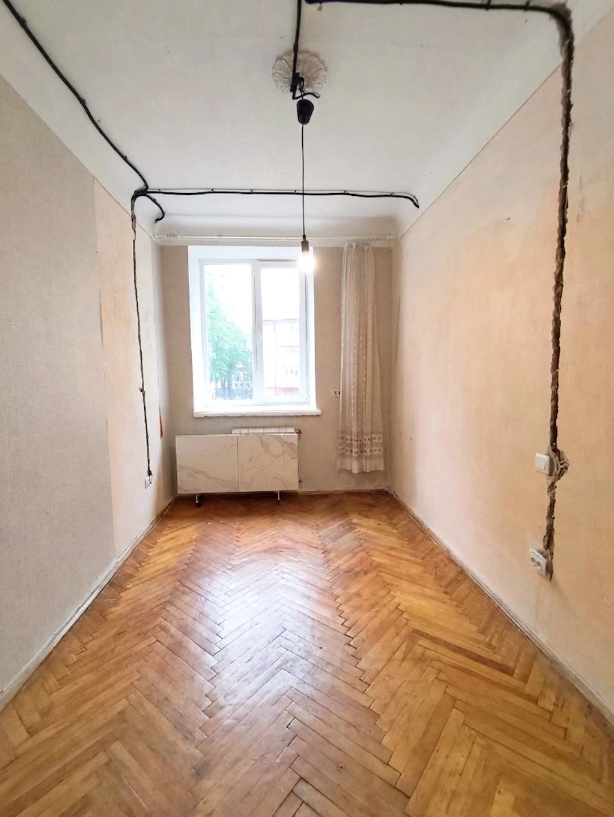 Продам 3к квартиру на Симона Петлюри. Автономне опалення.Пок