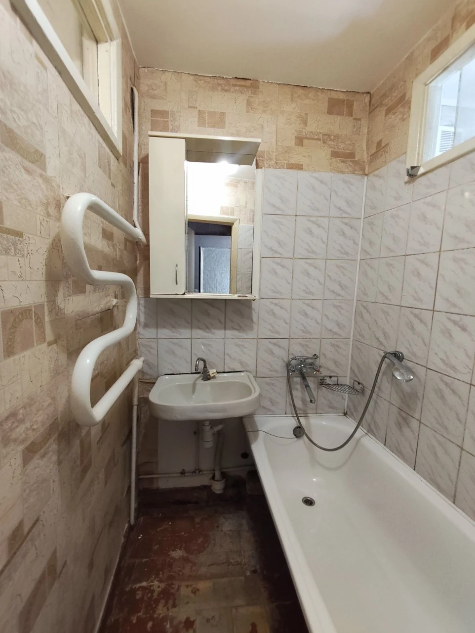 Продам 3к квартиру на Кн. Романа. 57 м.кв.