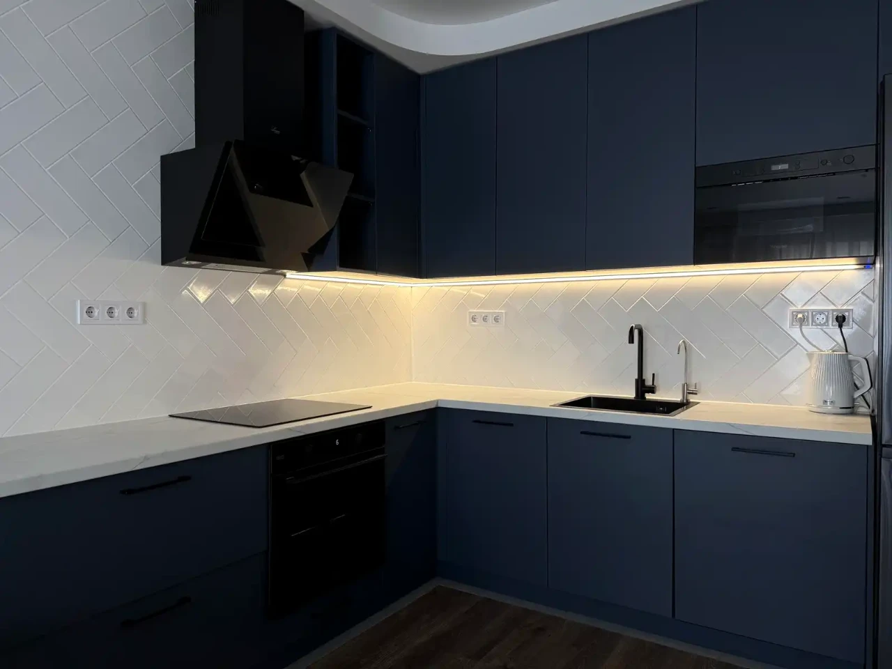 Оренда квартири 2-кімн. 60 м² 18/21 пов.