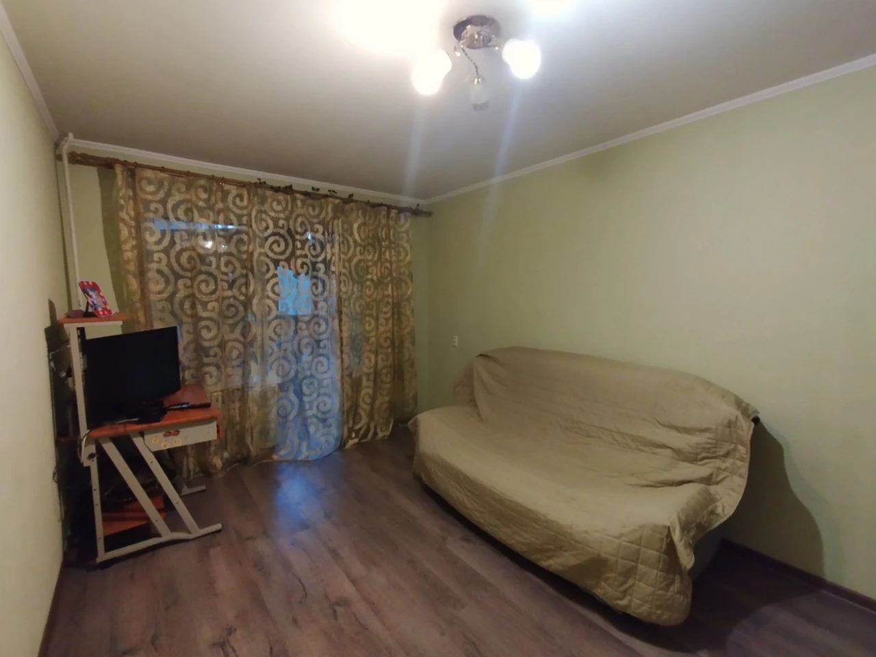 Продам 2-х кв на Янтарной