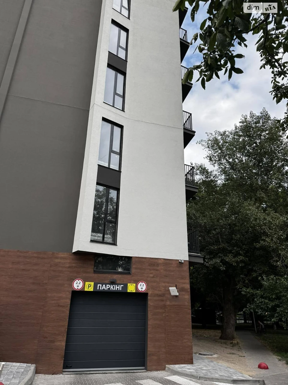 Продаж Квартира Середній Фонтан
