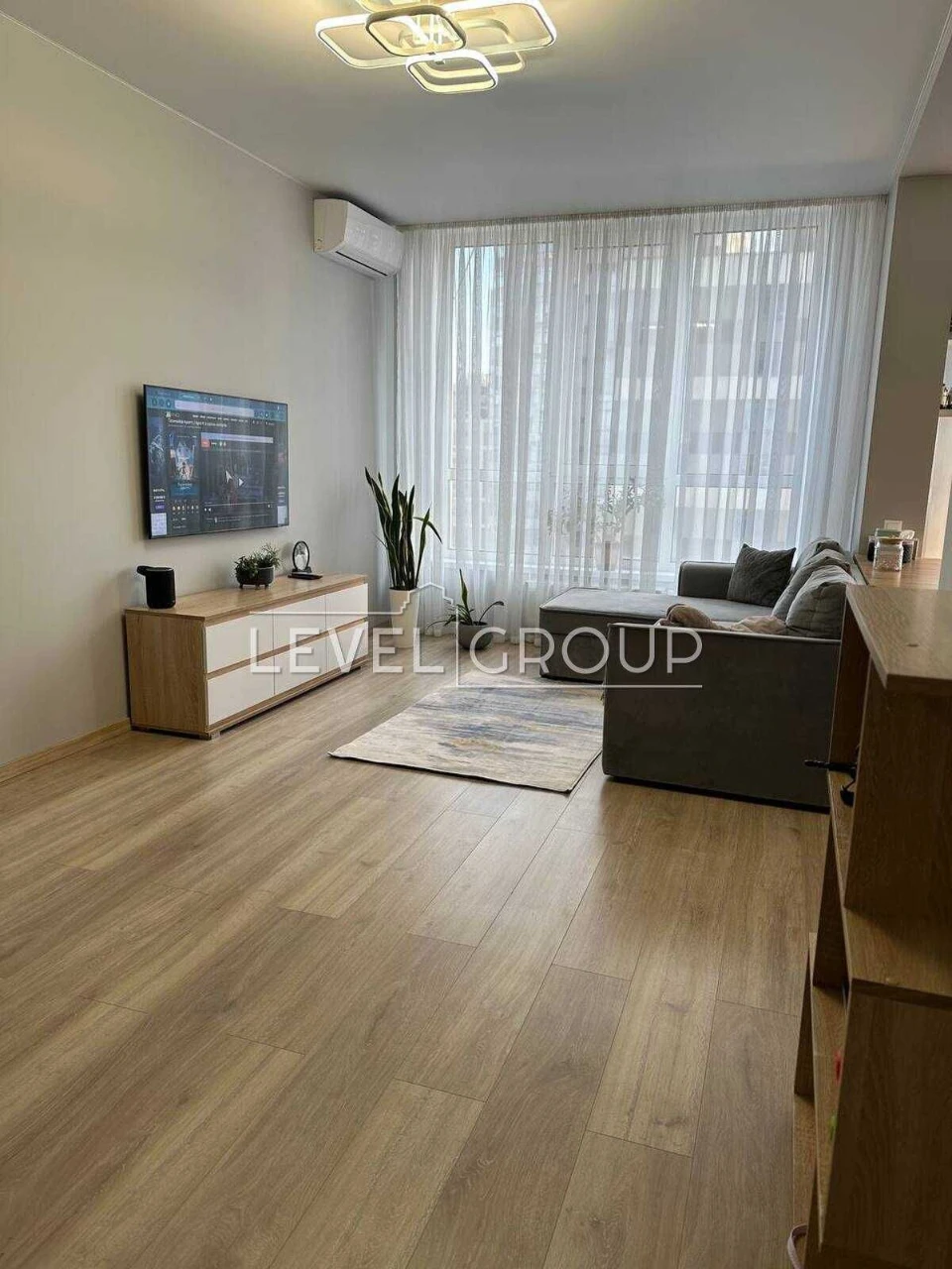 Продаж квартири  |  78м² Варшавський Мікрорайон  |  2 кімнат
